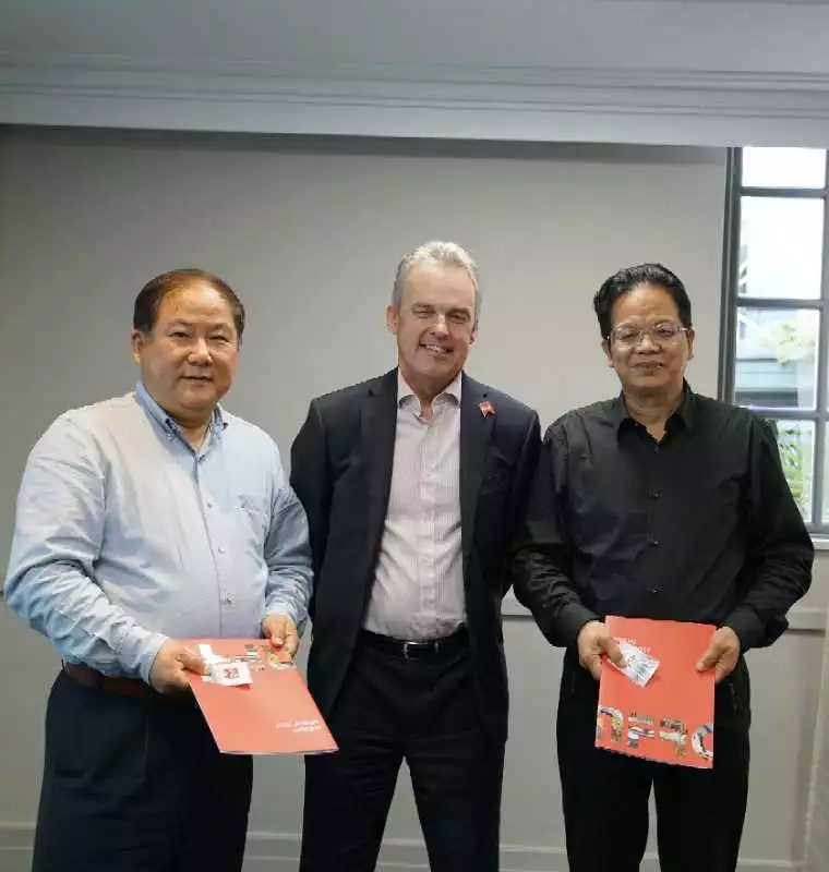  深圳防水代表團拜訪英國屋面工程協(xié)會領(lǐng)導(dǎo)和專家_開來濕克未防水