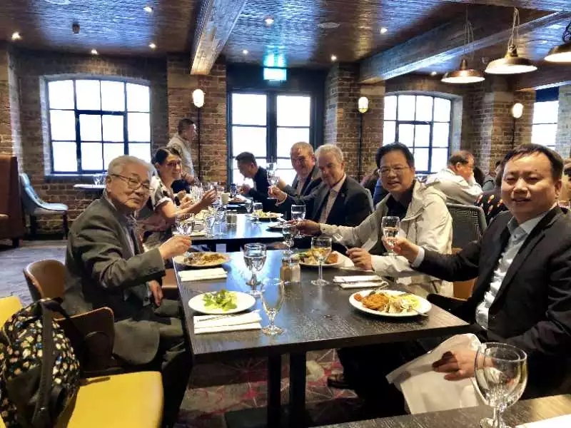  深圳防水代表團拜訪英國屋面工程協(xié)會領(lǐng)導(dǎo)和專家_開來濕克未防水