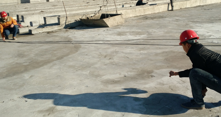 定位、彈基準(zhǔn)線、試鋪